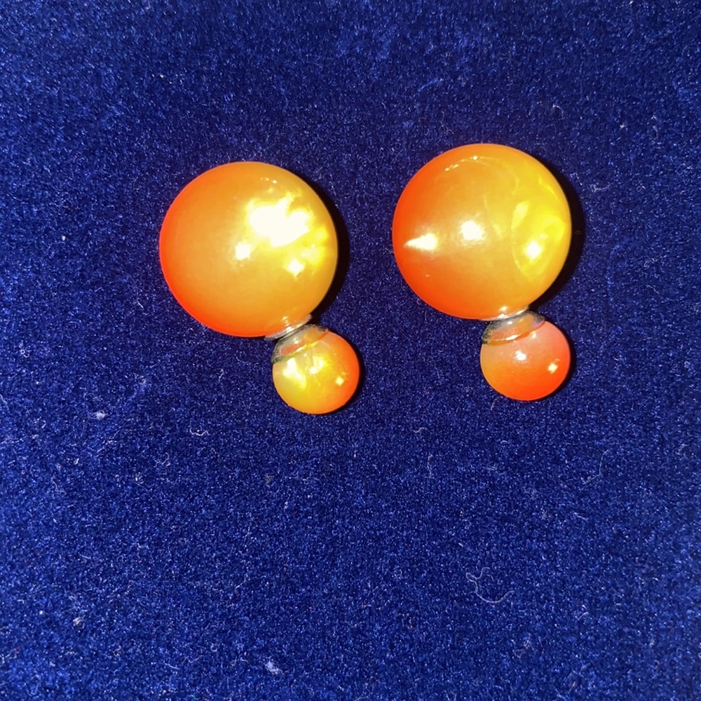 Double sided earrings!!!! 🔥🔥 - Picture 2 of 2
